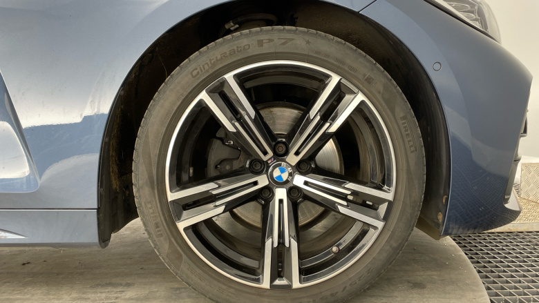 BMW 4 Series 420i xDrive M Sport 2dr Step Auto Petrol Coupe